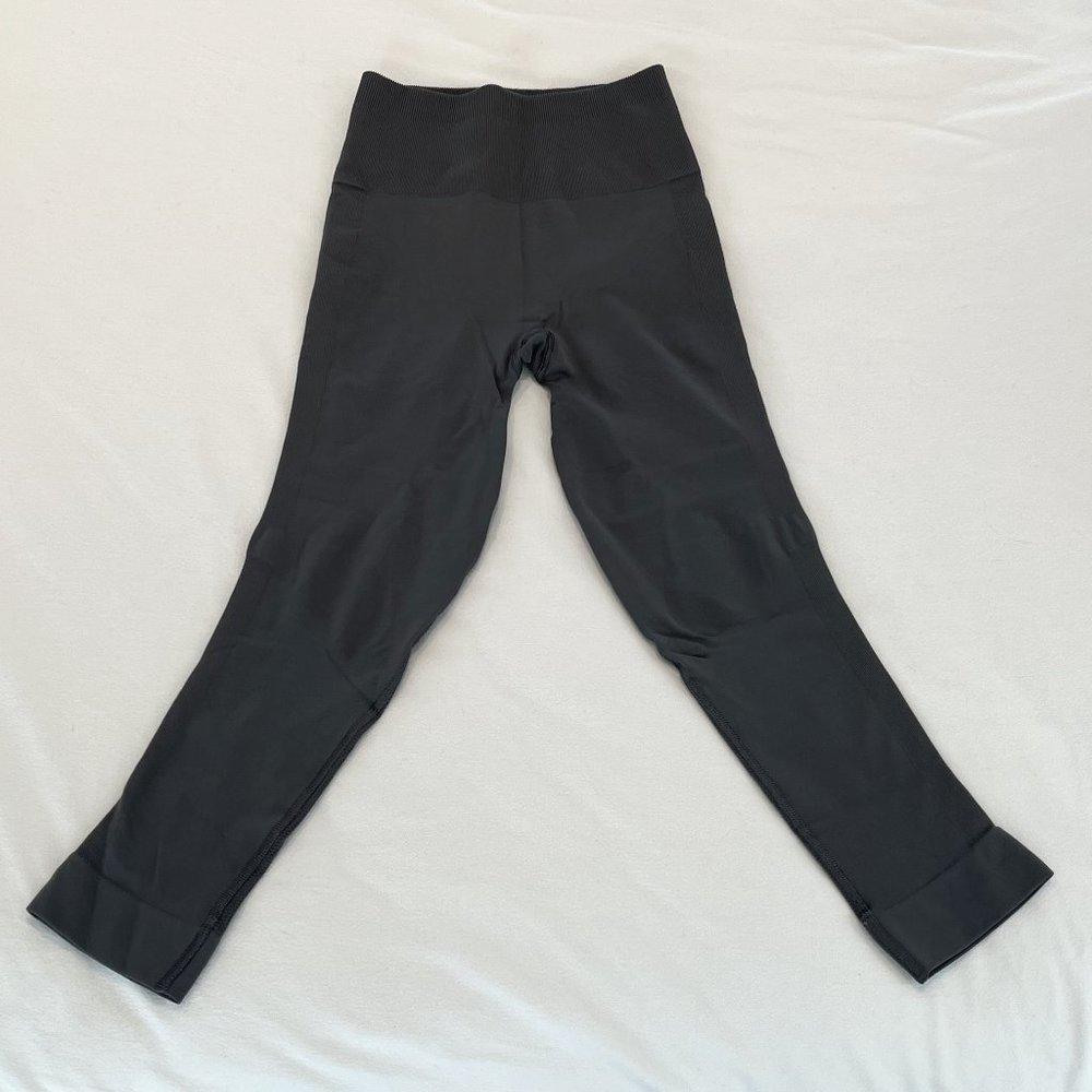 Lululemon Zone In Compression Crop Leggings Size 6, Dark Slate Gray